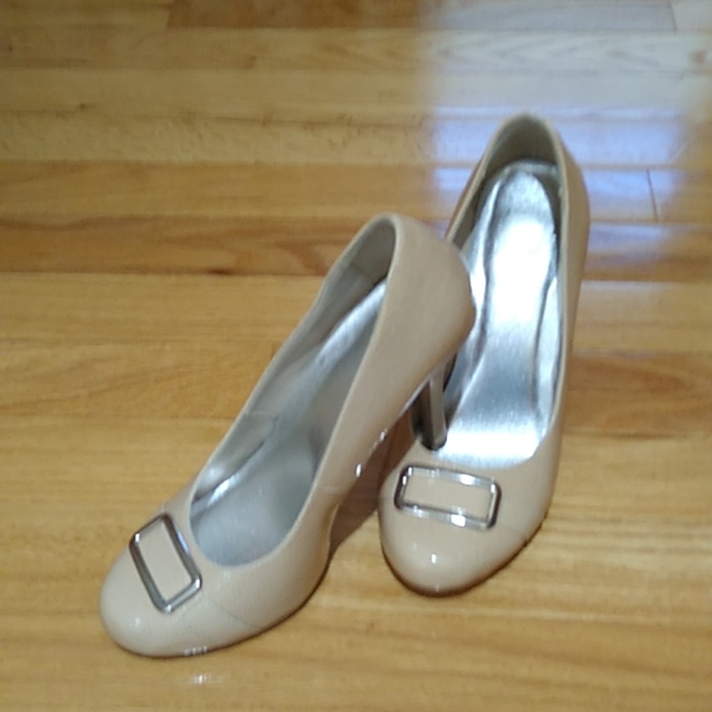 High heels - Picture 4 of 4